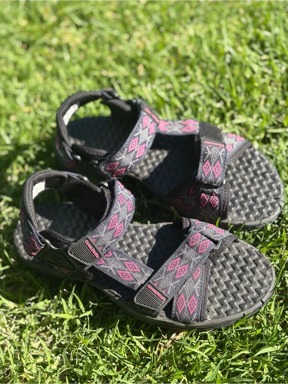 OP Black Sandals with Pink Diamond-Pattern Straps